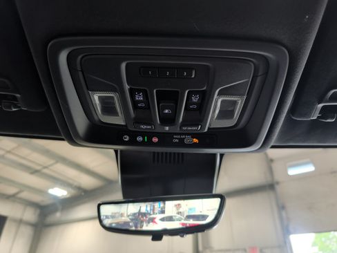 Used 2025 GMC Sierra 1500 Denali Ultimate AWD/4WD image 13