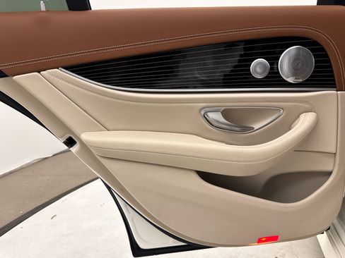 Used 2019 Mercedes-Benz E 300 image 31