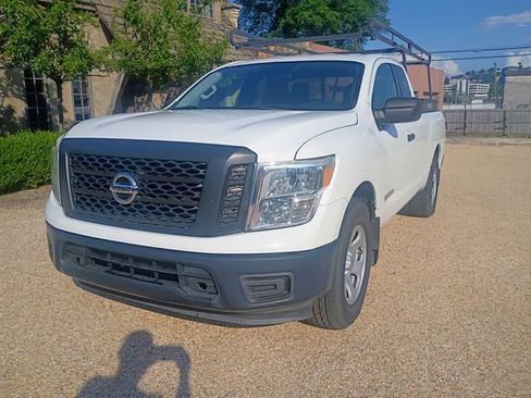 Used 2018 Nissan Titan S w/ S Utility Package RWD image 4
