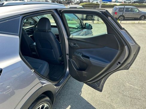 Used 2023 Chevrolet Bolt EUV Premier FWD image 39