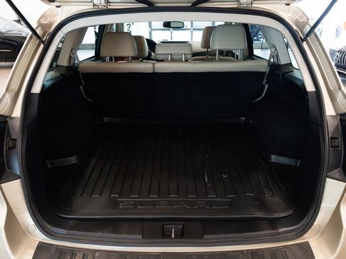 Used 2010 Subaru Outback 3.6R Limited image 8