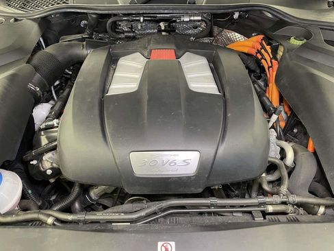 Used 2016 Porsche Cayenne S image 24