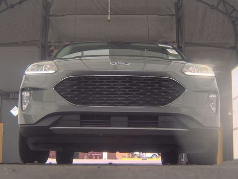 Used 2021 Ford Escape SEL image 3