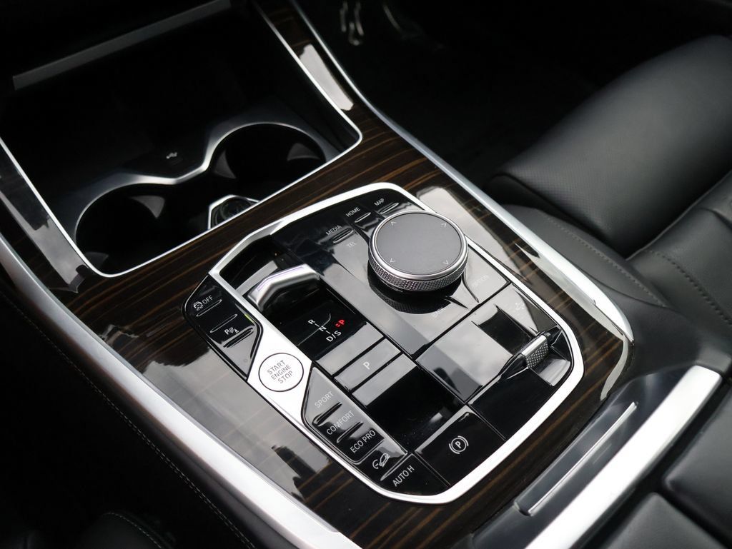 Used 2025 BMW X7 xDrive40i AWD/4WD image 40