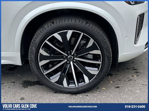 Used 2025 Volvo XC90 T8 Plus AWD/4WD image 7