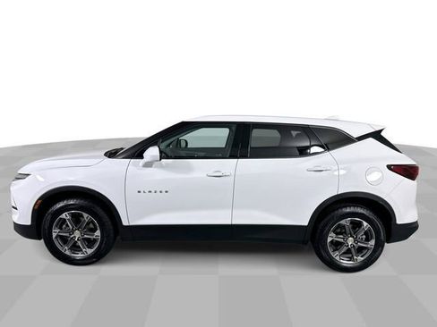 Used 2025 Chevrolet Blazer LT FWD image 5