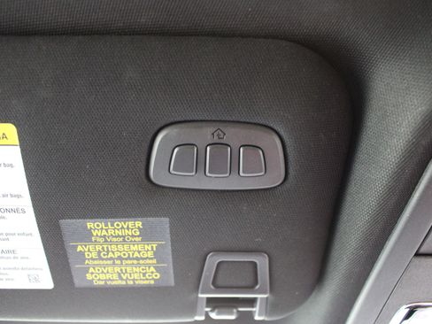 Used 2025 Lincoln Corsair Reserve w/ Equipment Group 202A AWD/4WD image 19