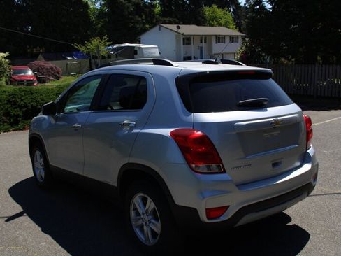 Used 2019 Chevrolet Trax LT w/ LT Convenience Package AWD/4WD image 4