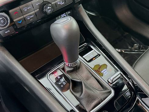 Certified 2024 Jeep Compass Limited image 25