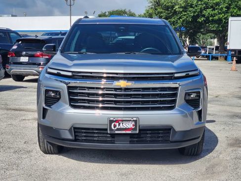 Certified 2026 Chevrolet Traverse LT AWD/4WD image 2