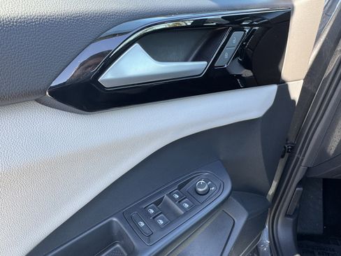 Used 2025 Volkswagen Taos S image 15