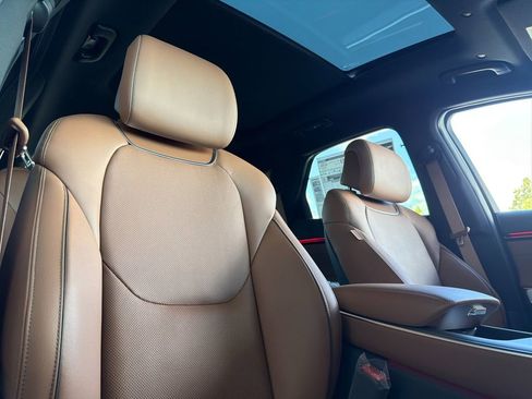 New 2026 Genesis GV70 2.5T Advanced AWD/4WD image 17