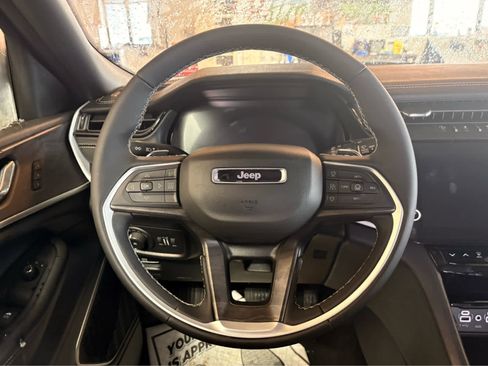 New 2026 Jeep Grand Cherokee Limited image 14