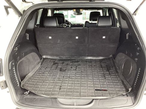 Used 2019 Jeep Grand Cherokee Altitude RWD image 20