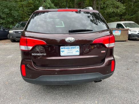 Used 2014 Kia Sorento LX image 4