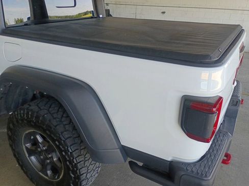 Used 2023 Jeep Gladiator Rubicon w/ Cold Weather Group AWD/4WD image 18