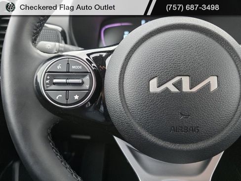 Used 2023 Kia Soul EX image 27