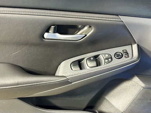 Used 2024 Nissan Sentra SV FWD image 15