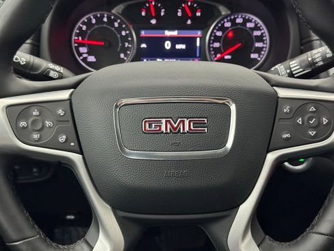Used 2024 GMC Terrain SLT image 19