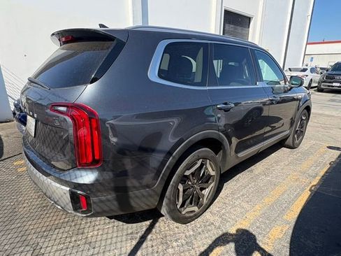 Used 2023 Kia Telluride S image 10