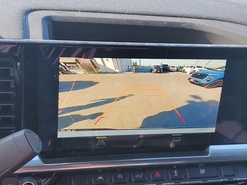 Used 2025 Chevrolet Silverado 1500 LT image 24