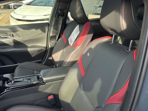 New 2025 Toyota Prius Plug-In Hybrid image 26