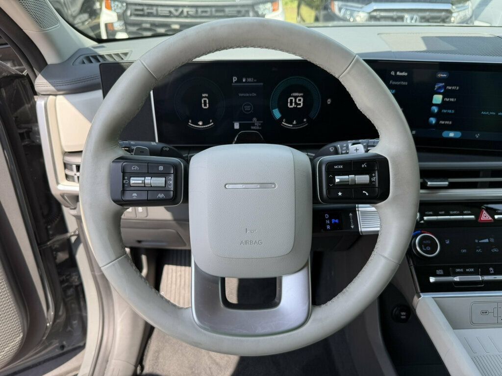Used 2026 Hyundai Santa Fe SEL FWD image 5