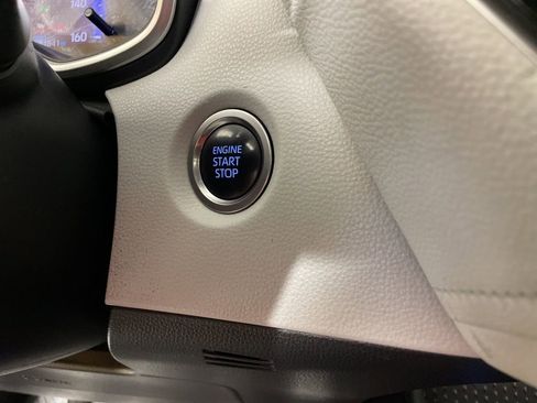 Used 2022 Toyota Corolla XSE image 21