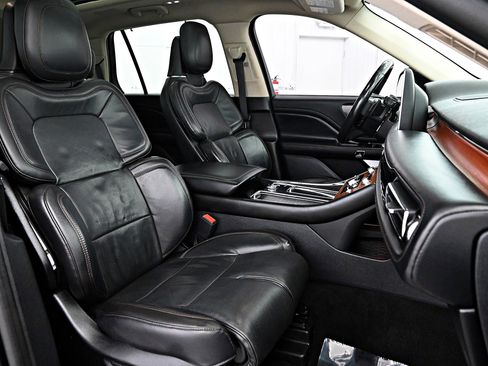 Used 2020 Lincoln Aviator Reserve w/ Equipment Group 201A image 31