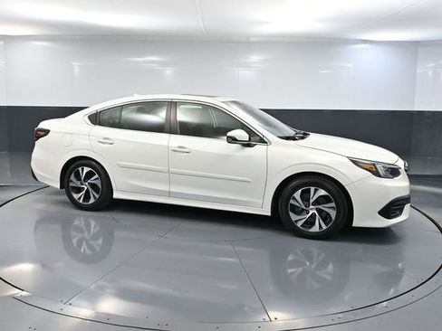 Used 2022 Subaru Legacy Premium image 4