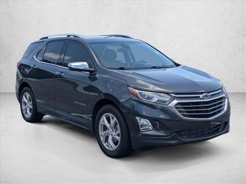 Used 2018 Chevrolet Equinox Premier FWD image 3