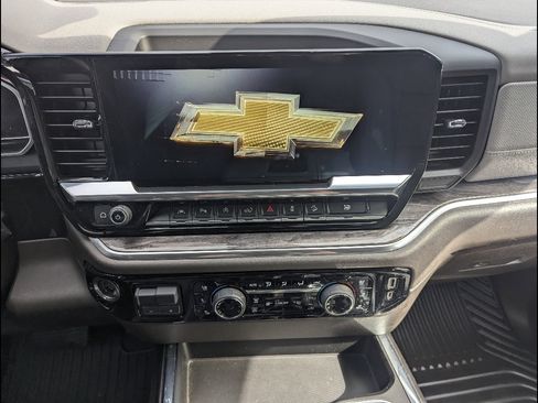 Used 2022 Chevrolet Silverado 1500 LTZ w/ LTZ Premium Package AWD/4WD image 32