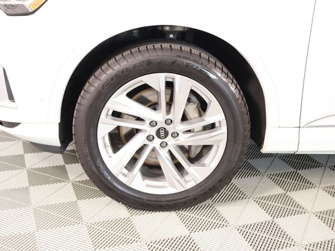 Used 2023 Audi Q7 3.0T Premium Plus AWD/4WD image 19