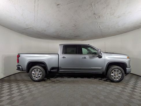 New 2026 Chevrolet Silverado 2500 High Country w/ High Country Premium Package AWD/4WD image 6