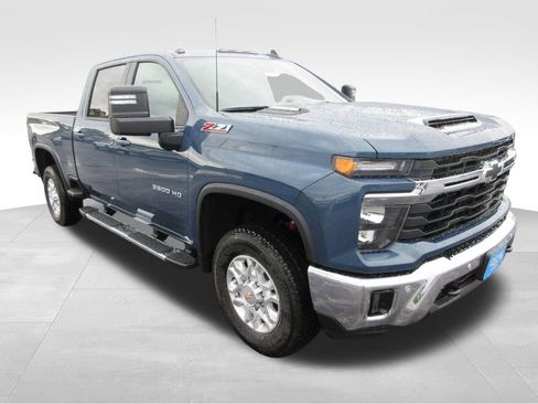 New 2026 Chevrolet Silverado 3500 LT w/ True North Edition AWD/4WD image 8
