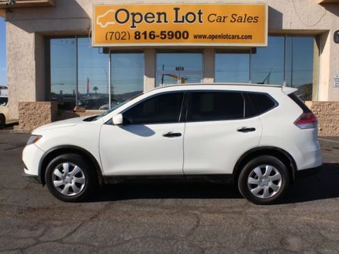 Used 2016 Nissan Rogue S image 2