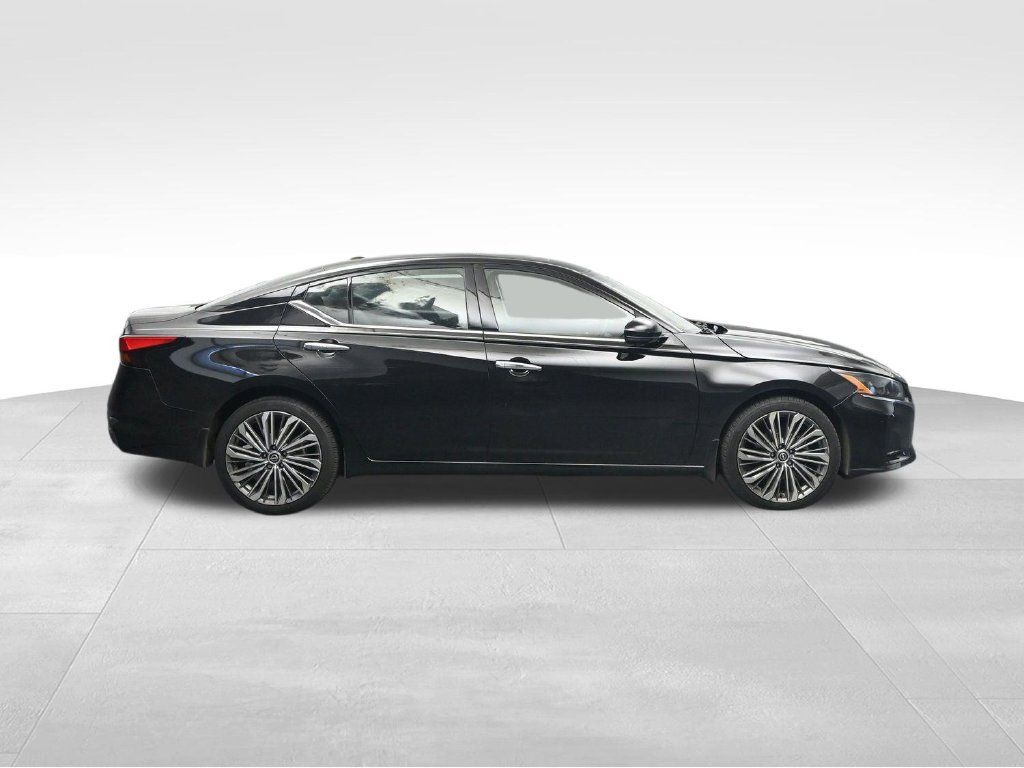 Used 2023 Nissan Altima 2.5 SL AWD/4WD image 6