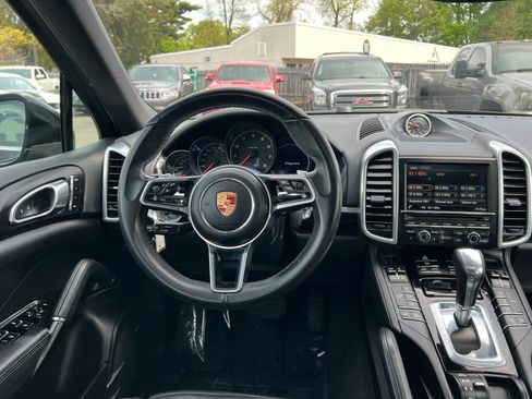 Used 2016 Porsche Cayenne AWD/4WD image 11