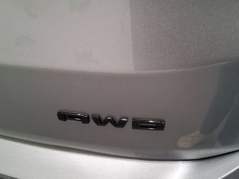 Used 2023 GMC Terrain SLE w/ Driver Convenience Package AWD/4WD image 41