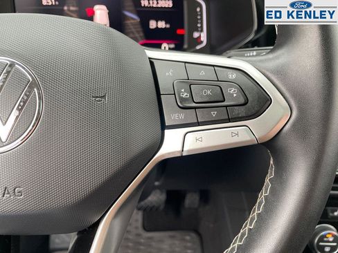 Used 2023 Volkswagen Taos SEL image 15