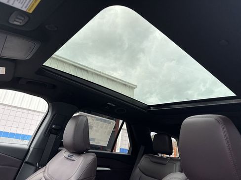 New 2026 Ford Explorer Platinum image 22