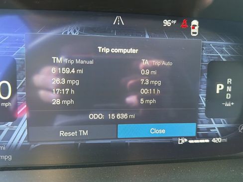 Used 2026 Volvo XC40 B5 Plus AWD/4WD image 9