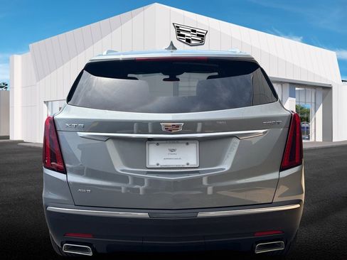 New 2026 Cadillac XT5 Luxury image 3