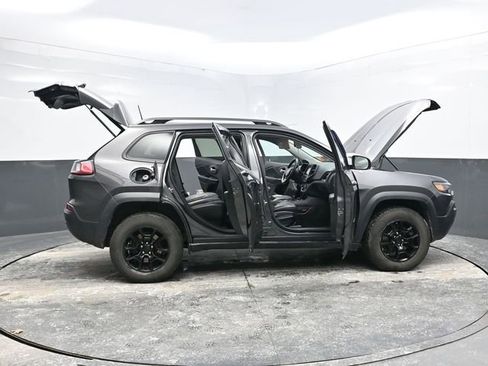 Used 2019 Jeep Cherokee Trailhawk w/ Comfort/Convenience Group image 38