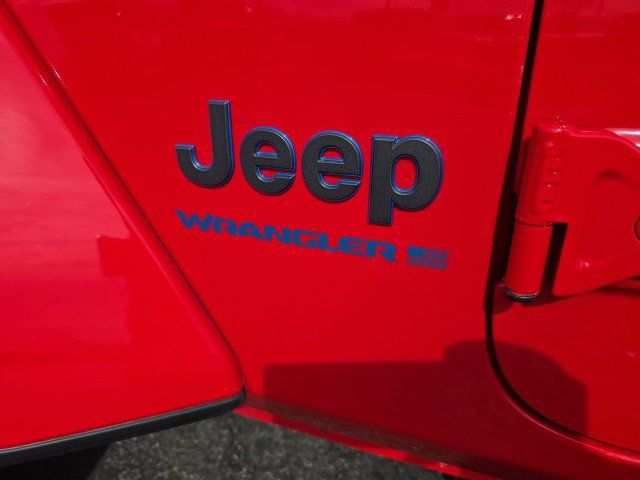 Used 2025 Jeep Wrangler Unlimited Sahara w/ Safety Group AWD/4WD image 15
