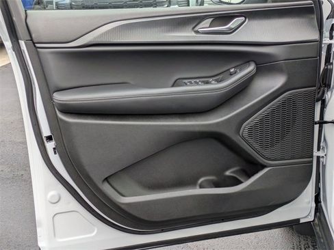 New 2025 Jeep Grand Cherokee L Laredo w/ Luxury Tech Group I image 12