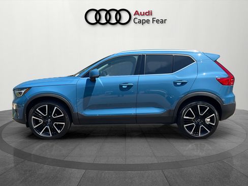 Used 2025 Volvo XC40 B5 Ultra w/ Climate Package AWD/4WD image 2