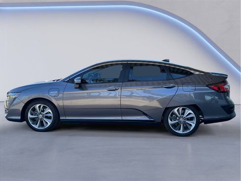 Used 2018 Honda Clarity Plug-In Hybrid image 3