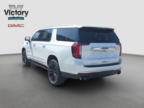 Used 2023 GMC Yukon XL Denali AWD/4WD image 15