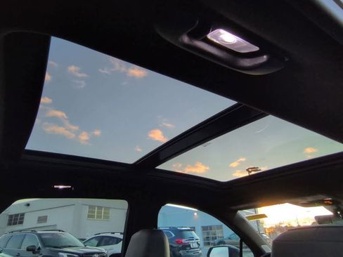 Used 2023 Cadillac XT5 Sportv w/ Technology Package image 22